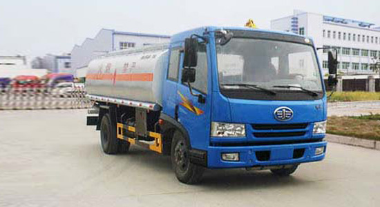 解放单桥化工液体运输车