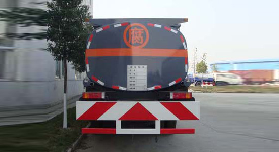 东风天龙前四后八化工液体运输车
