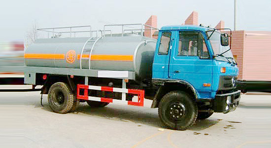东风145化工液体运输车