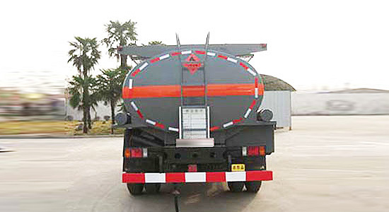 东风140尖头化工液体运输车